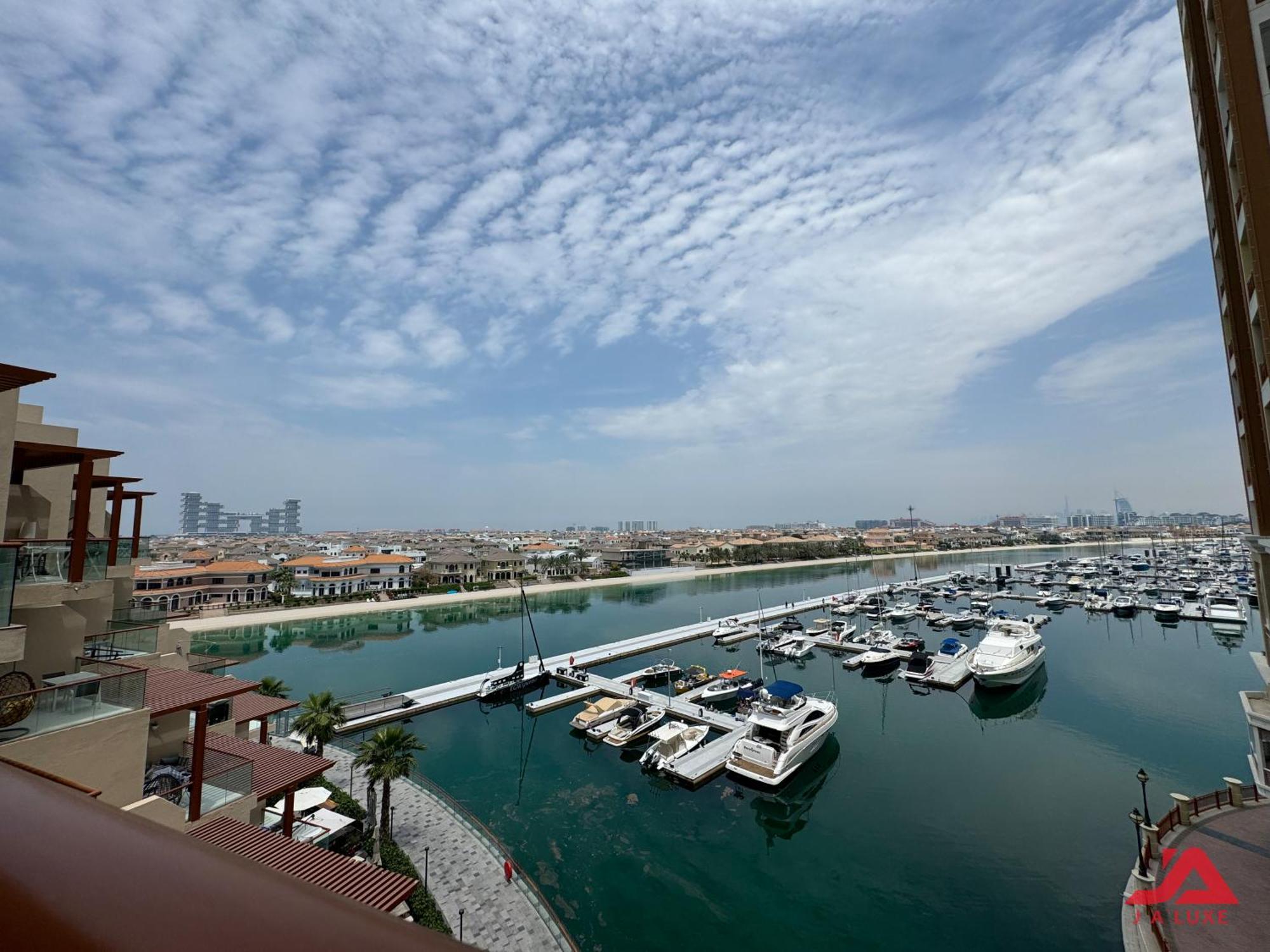 Unique At Of Yachts With Panoramic Sea View Of Burj Khalifa, Alarab & Atalntis In Palm Jumeirah Apartment *