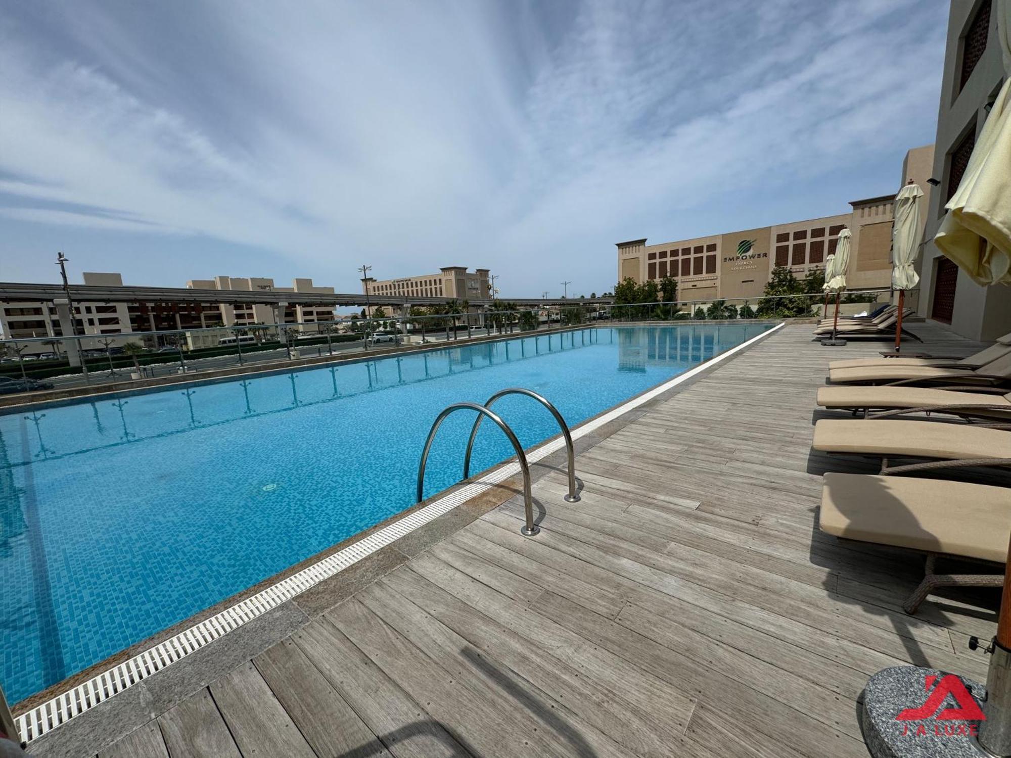 Appartement Unique At Of Yachts With Panoramic Sea View Of Burj Khalifa, Alarab & Atalntis In Palm Jumeirah *